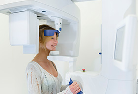 Woman receiving 3D conebeam scan
